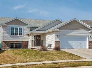 6189 Hillsboro Dr NW, Rochester, MN 55901
