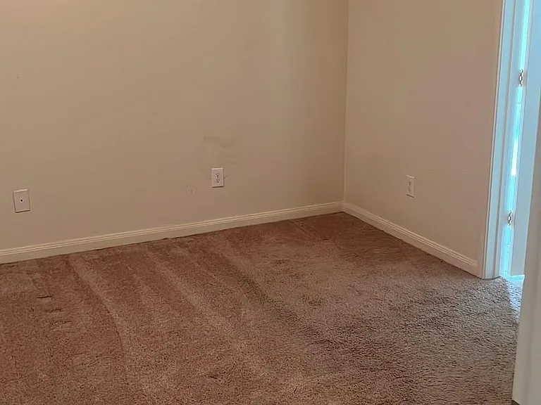 4504 Conley Ln — Photo 6