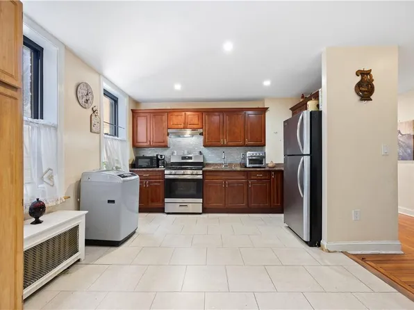 2922 Barnes Avenue #4F, Bronx, NY 10467