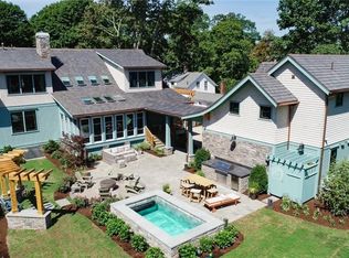 46 Robinson St, Narragansett, RI 02882