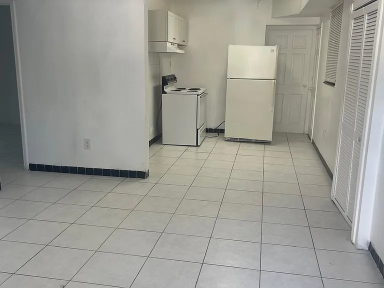 4950 N Miami Ave #B — Photo 2