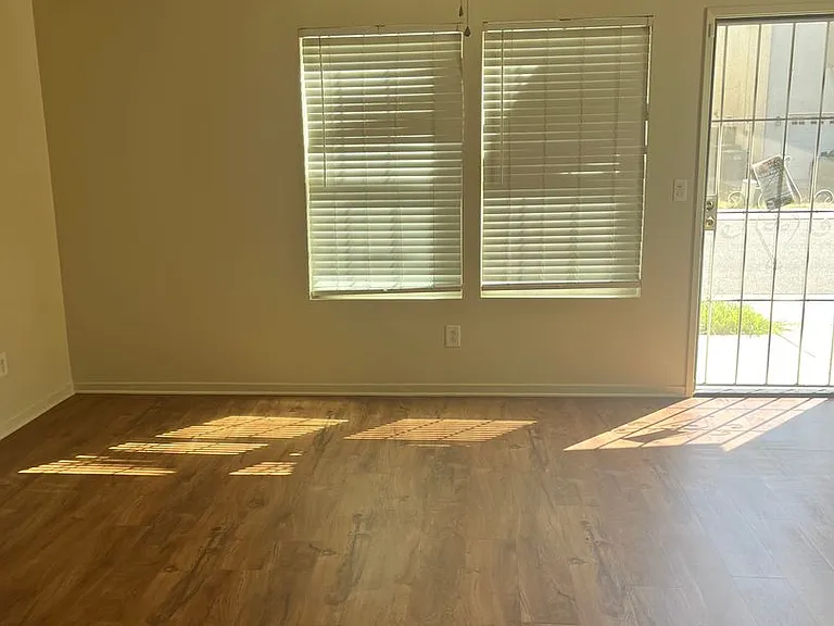 1249 Daybreak Dr — Photo 3