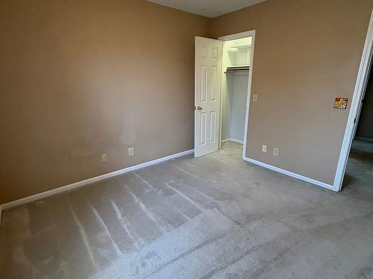 2076 Howlong Ave — Photo 21