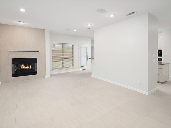 3rd image of 7905 Rimrock Cir