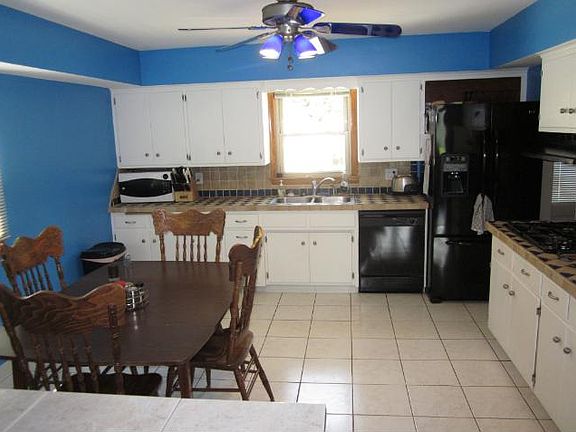 5th image of 232 19th Ave S
