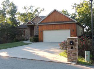 608 Crossing Dr, Branson West, MO 65737