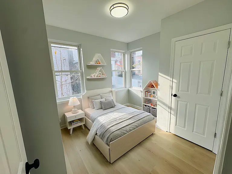 2562 N Chadwick St — Photo 9