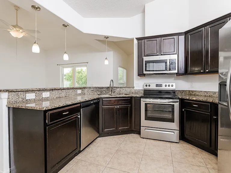 1143 Doncaster Ct — Photo 9