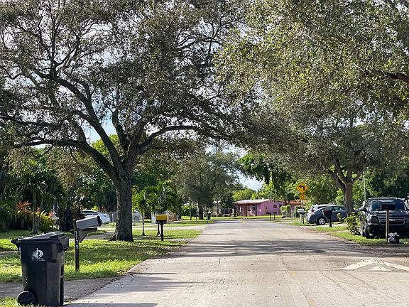 5th image of 1783 Lauderdale Manor Dr #Ft