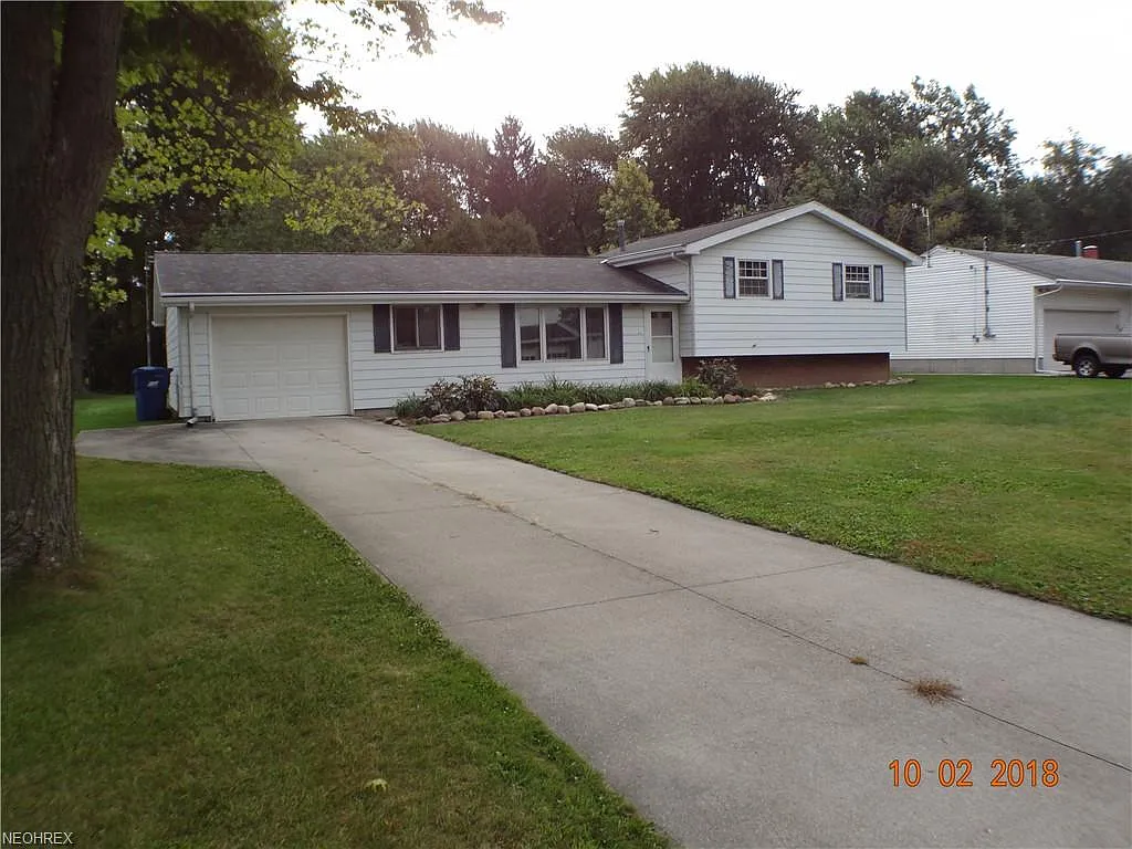 1047 Plaza Dr photo 1