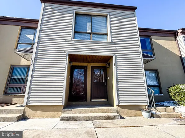 20 Ashley Ct, Marlton, NJ 08053