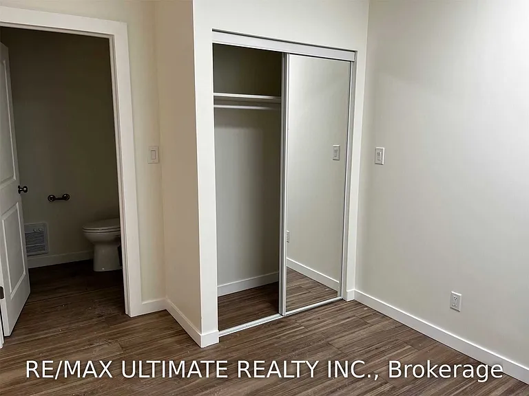 1065B Saint Clair Ave W — Photo 15