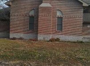 726 E 11th St, Le Roy, KS 66857