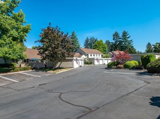 220 NE Village Squire Ave UNIT 13, Gresham, OR 97030