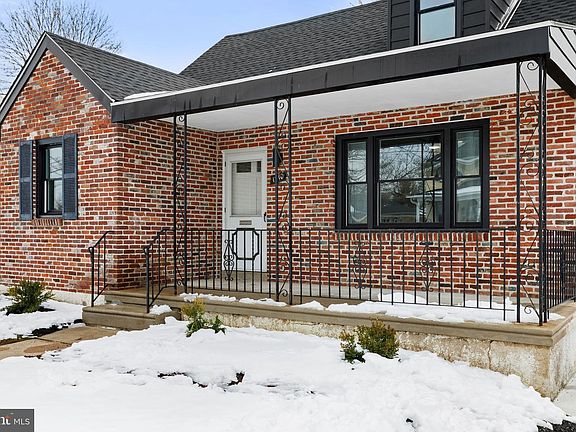 3rd image of 1210 Harper Ave