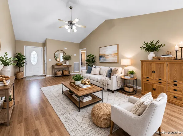 3700 Wheatfield Ln, Clarksville, TN 37040