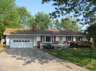 1152 Crestview Dr, Crestline, OH 44827