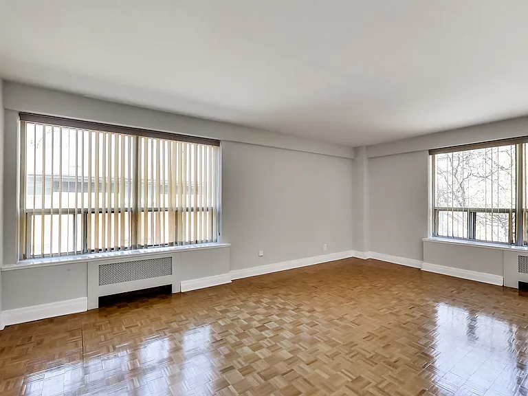 2100 Bathurst St #308 — Photo 45