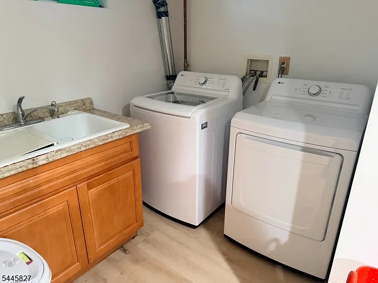 136 Belmohr St #1 — Photo 17
