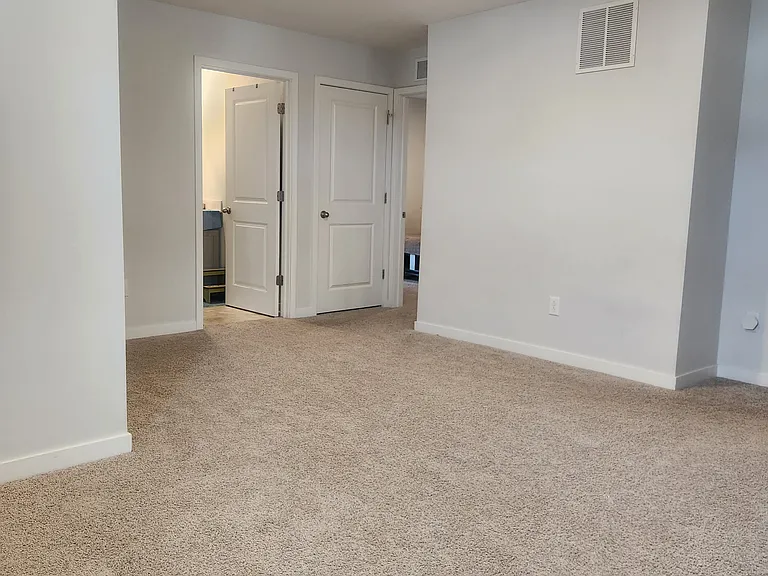 225 Sterndale Dr — Photo 25