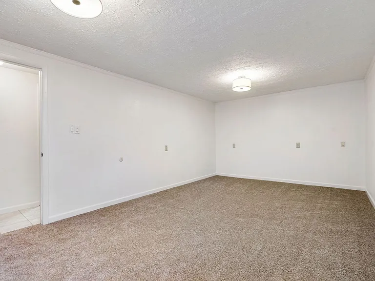 404 Cornell Ave — Photo 18