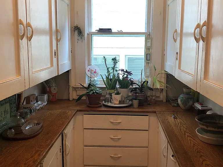 169-171 Shepard St #1 — Photo 12