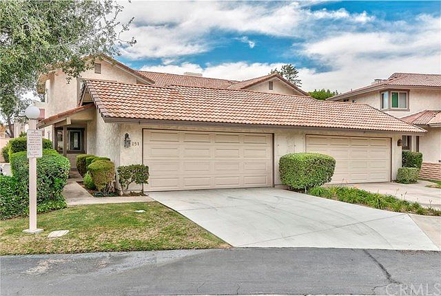 1st image of 151 Oak Forest Cir