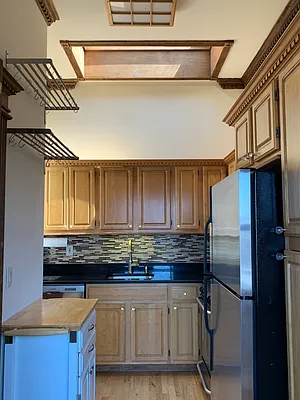 Rented by Compass | media 52