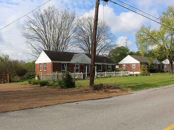 3rd image of 2627 Emery Dr