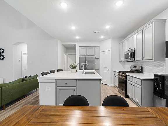 3rd image of 5070 Klein Orchard Drive