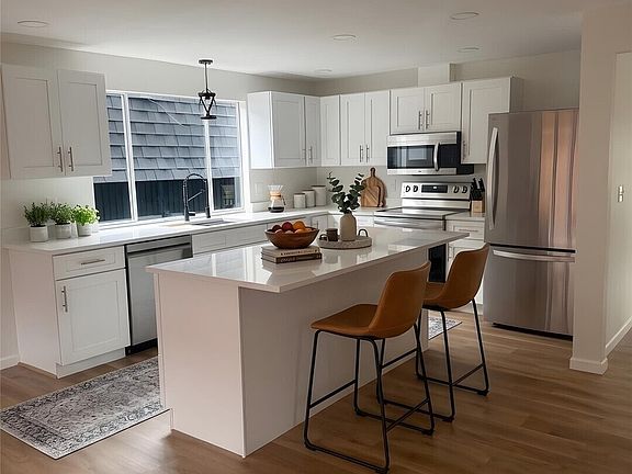 4th image of 18501 52nd Ave W Unit 90