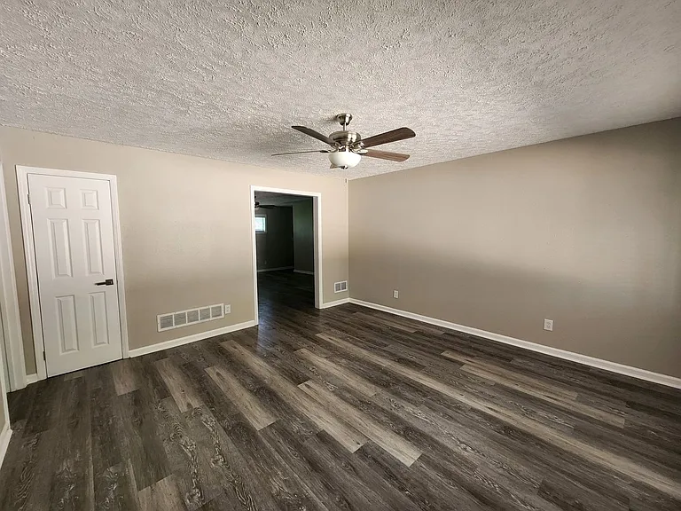 4524 Lasalle Dr — Photo 3
