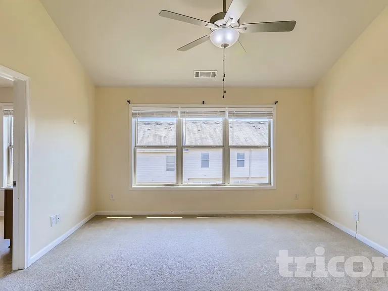 281 Oakland Hills Way — Photo 3