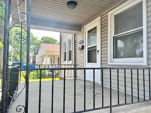 2 bed, 1000 sqft, $1,500 — Photo 1