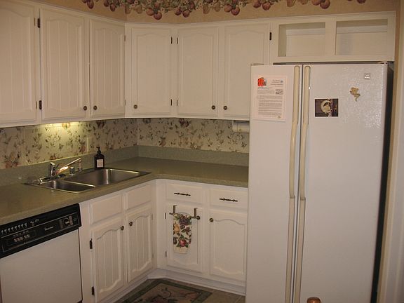 5th image of 3439 Benjamin Ave APT 225
