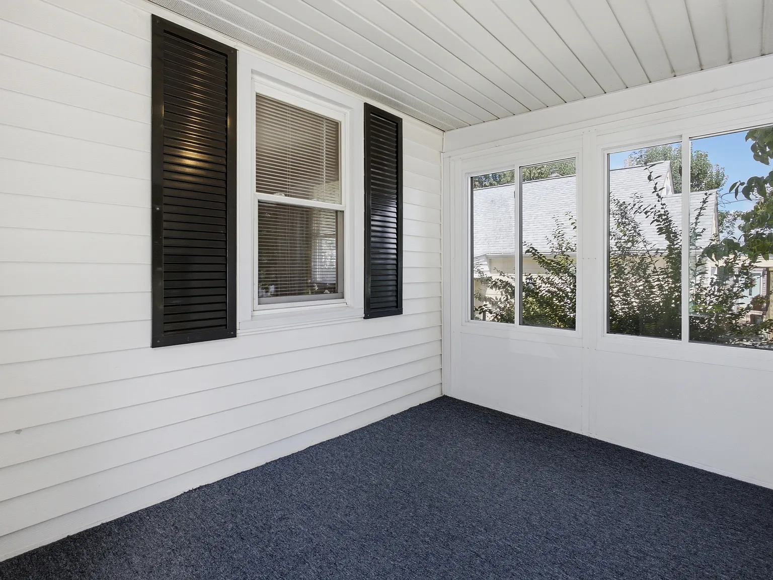 4 bed, 2385 sqft, $3,100 — Photo 3