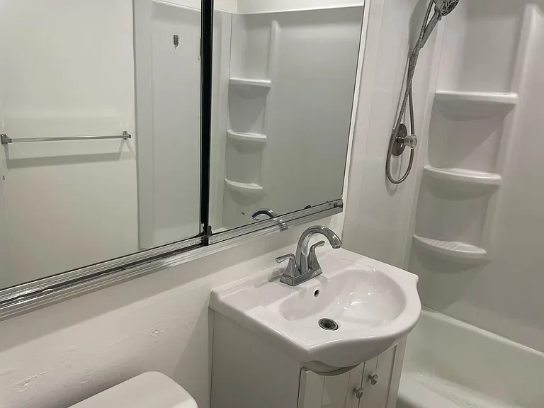 42 Shrewsbury Green Dr #H — Photo 11
