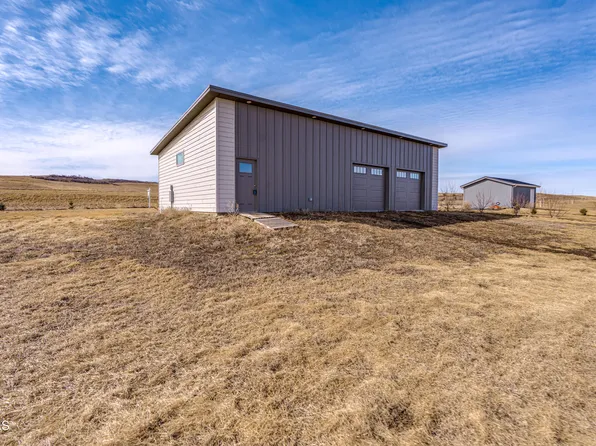 3547 Honey Ln, Mandan, ND 58554