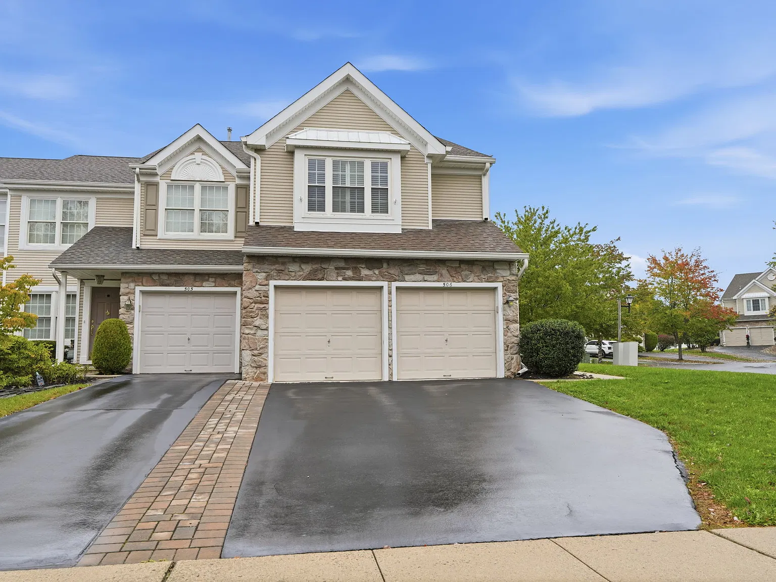 3 bed, 2.5 bath, 2604 sqft, $3,500 — Photo 1