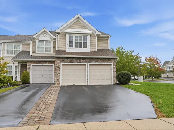 506 Coachwood Ct, Newtown, PA 18940