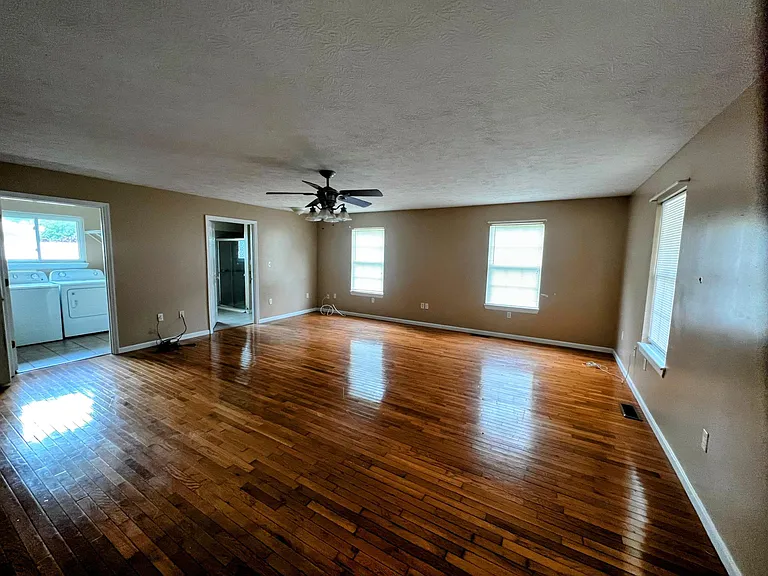 828 Dry Creek Rd — Photo 6