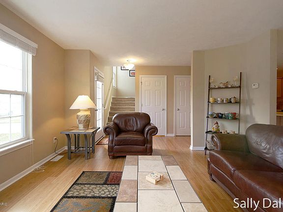 5th image of 11015 Waterway Dr