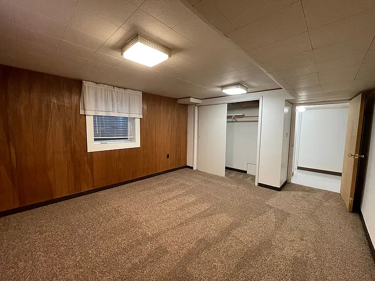 5630 N Greenwood Blvd — Photo 16