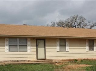 600 Church Ave, Comanche, OK 73529