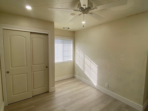 4th image of 475 Willow Ave #477