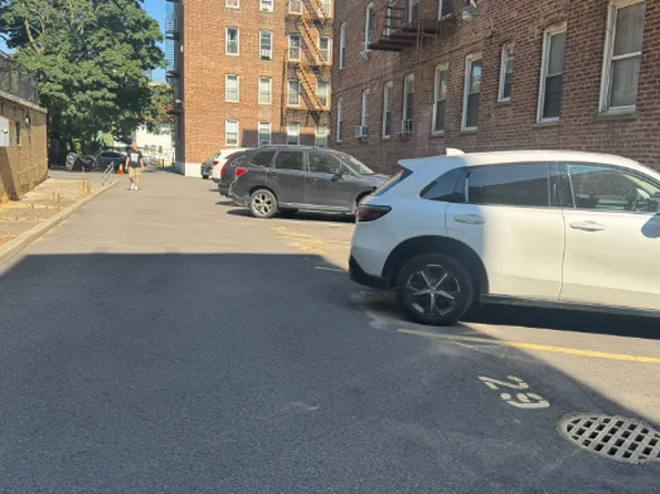 141-25 Northern Boulevard image 2 of 17