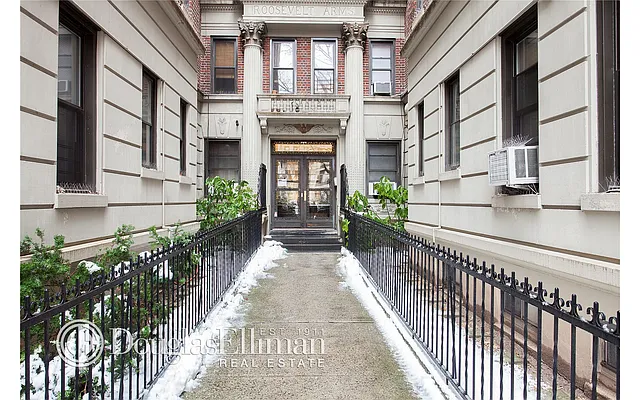 Sold by Douglas Elliman | media 18
