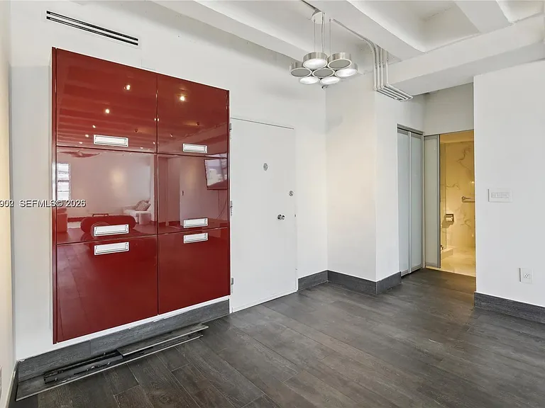 5255 Collins Ave #7G — Photo 12