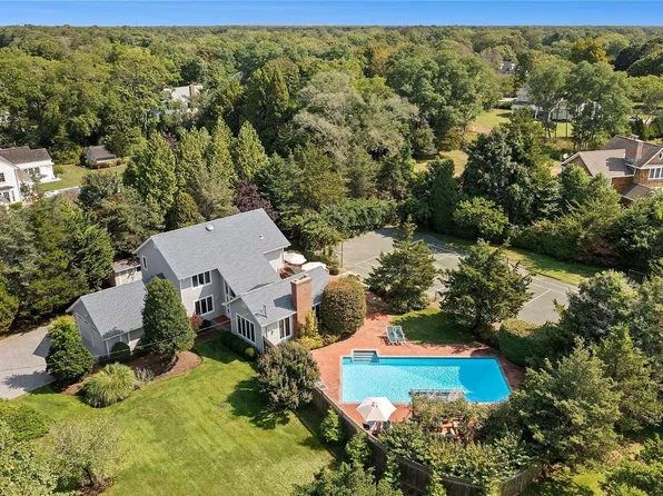 12 Rogers Lane, Remsenburg, NY 11960