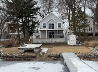 11309 Sunset Point Dr, Plainwell, MI 49080